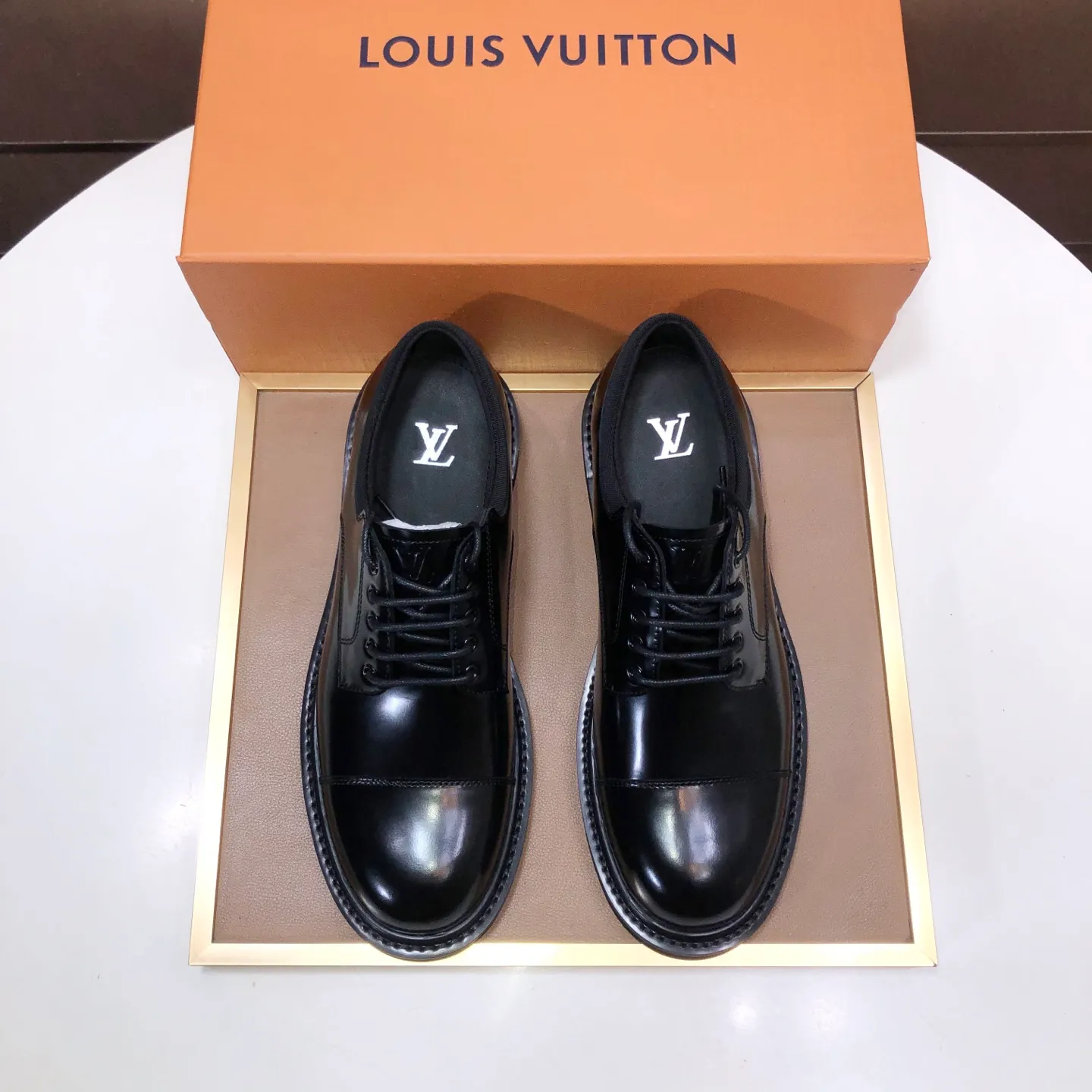 Men's men's shoes 💰660💰[LOUIS VUITTON] (original order) new style 🍀LV Louis Vuitton * - top version of LV classic leather shoes! Made of imported original single cowhide, original leather side strips and wear-resistant rubber outsole! High quality products! Code number 39-44 (38.45 customized)